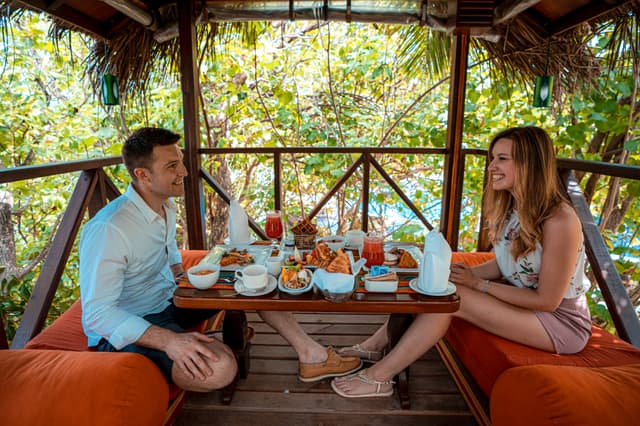 Tree House Breakfast